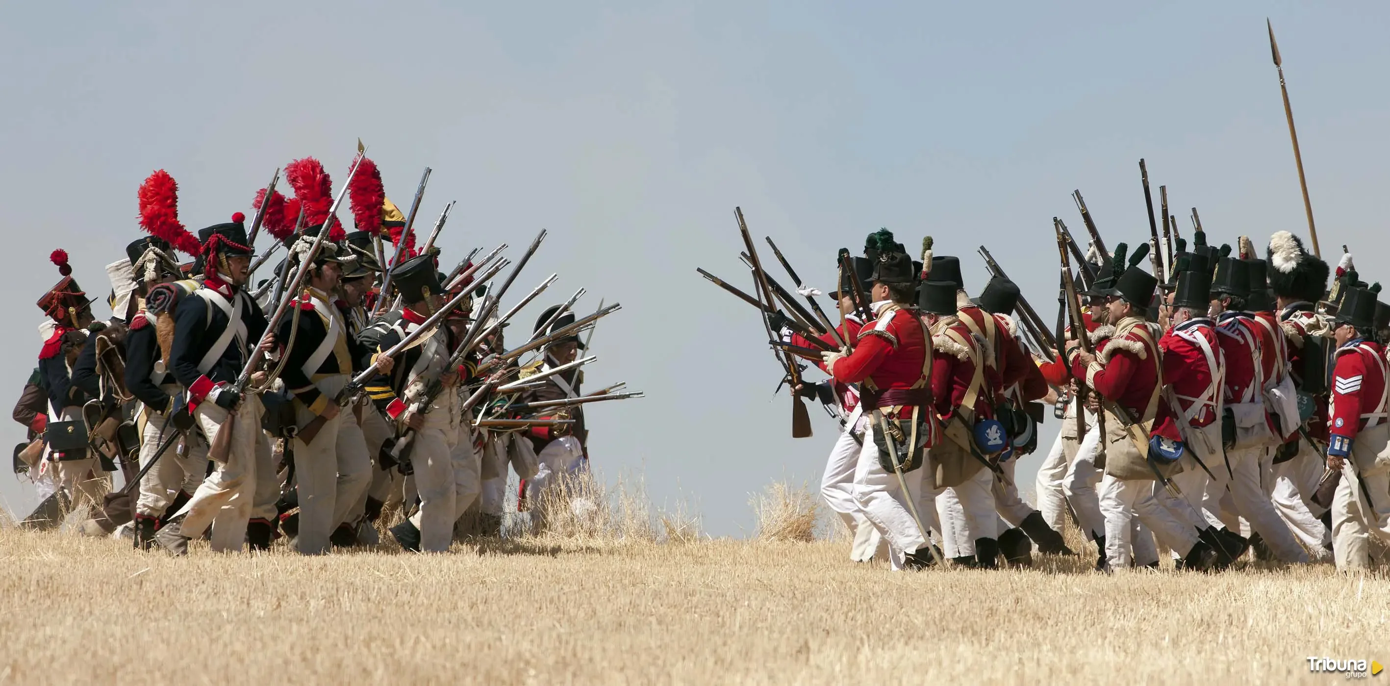 Recreación histórica anual de la Batalla de Arapiles: línea de infantería sobre el campo